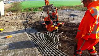 BOLKESTEIJN INFRASTRUCTUUR BV DOET MACHINALE TALUDBESTRATING [upl. by Bazar]