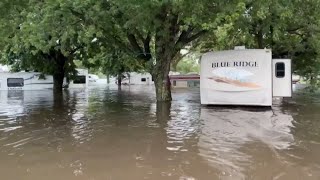 Volunteers from AplingtonParkersburg High School going to Spencer after flooding [upl. by Drof]