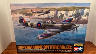 WW2 Supermarine Spitfire kit review 132 “Tamiya” [upl. by Hayikaz]