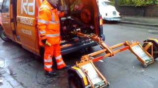 Retracting the tow bar on an RAC van [upl. by Evvie]