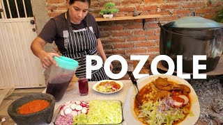 Delicioso Pozole Rojo de Pollo cocinado en Leña 😋 👌 ✅️🍗🥣 [upl. by Anahsohs]