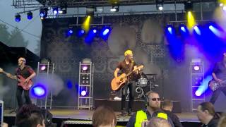 Neljä Ruusua Esirippu laskeutuu LIVE Satama Open air 2015 [upl. by Kauffman]