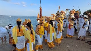 NGIRING IDA BHATARA BHATARI MELASTI KE PANTAI SANUR  TILEM KAJENG PURA DALEM KEDEWATAN [upl. by Etiragram]