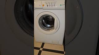 Zanussi FE1024N  Slowdovn synthetic spin 900 rpm [upl. by Anohr]