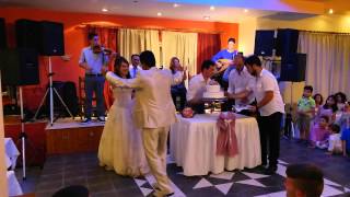 THE GREEK WEDDING DANCE  Ο ΣΚΟΠΟΣ ΤΟΥ ΓΑΜΟΥ  ΒΕΡΥΚΟΚΚΟΣ ΝΗΣΙΩΤΙΚΟΣ ΓΑΜΟΣ [upl. by Jammie127]