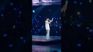 응원봉 안 켜짐 이슈 ㅋㅋㅋ  2024 BAEKHYUN ASIA TOUR Lonsdaleite dot [upl. by Nanyk231]