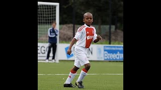 Jayden Braaf Ajax F1 Ereronde Ajax jeugd kampioenen seizoen 20102011 [upl. by Lanrev488]